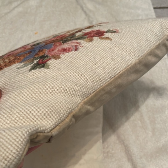 Vintage needlepoint wool pillows bundle - Picture 9 of 12